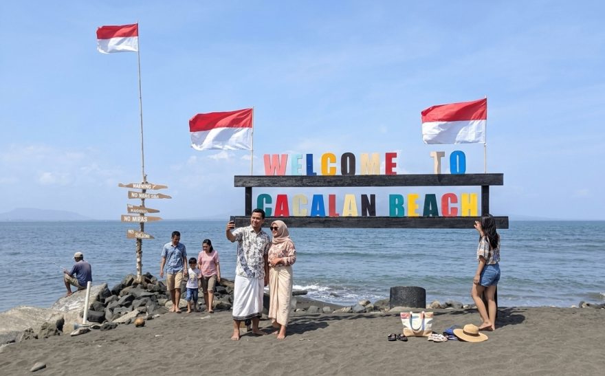 Pantai Cacalan Banyuwangi