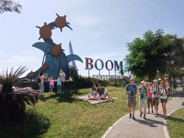 Wisata Pantai Boom Banyuwangi