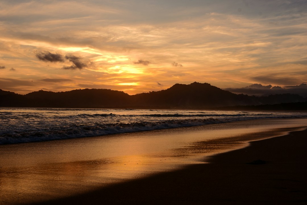 Pantai Pulau Santen Banyuwangi: Info, Harga, & Rute